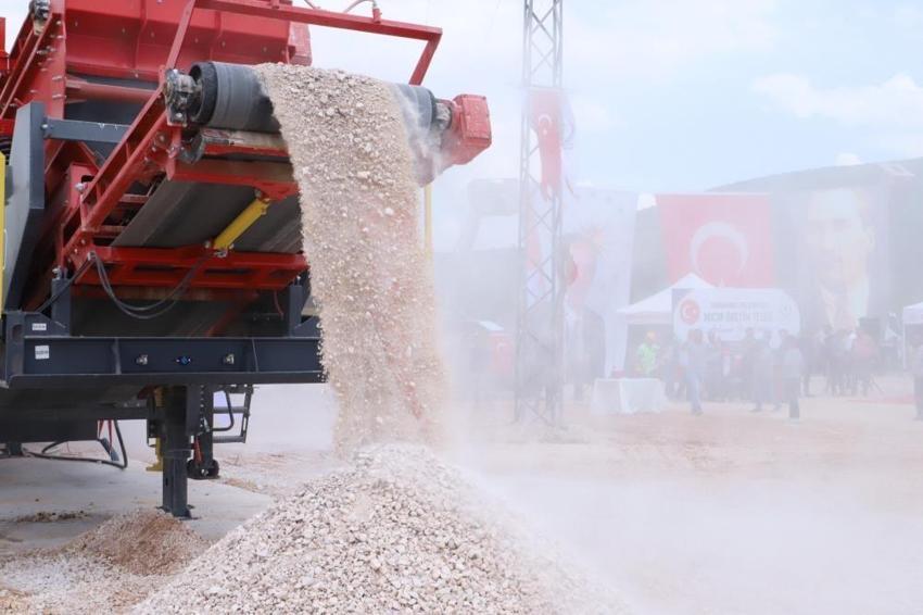 Manisa'da dev tesis açıldı! Saatte 200 ton üretecek