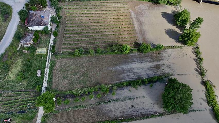 Tokat Erbaa'da baraj kapakları açılınca Kelkit Çayı taştı! Tarım arazileri bir gecede göle döndü