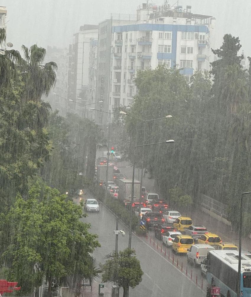 Meteoroloji Kurban Bayramı için hava durumunu açıkladı! Ülke genelinde kuvvetli sağanak yağışlar etkili olacak
