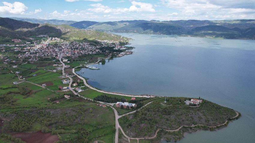 Tokat'ta korkulan oldu Almus Barajı taştı taştı, baraj kenarındaki oyun parkı ve otopark sular altında kaldı
