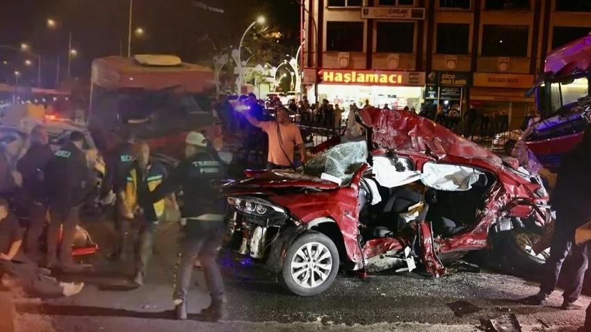 Giresun'da tır katliamı! İki otomobili biçti: 5 ölü 6 yaralı