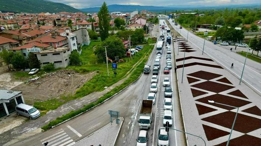 Afyonkarahisar yolunu kullanacaklar dikkat! Konya-Afyon hattında trafik tamamen durdu