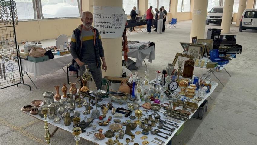 Samsun'da asırlık parçalar görücüye çıktı: Atakum Antika Pazarı nostalji tutkunlarının akınına uğruyor!