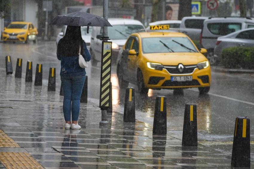 Meteoroloji tarih vererek 34 ili uyardı! Kuvvetli ve gök gürültülü sağanak yağışlar etkili olacak sel ve su baskınlarına karşı dikkat