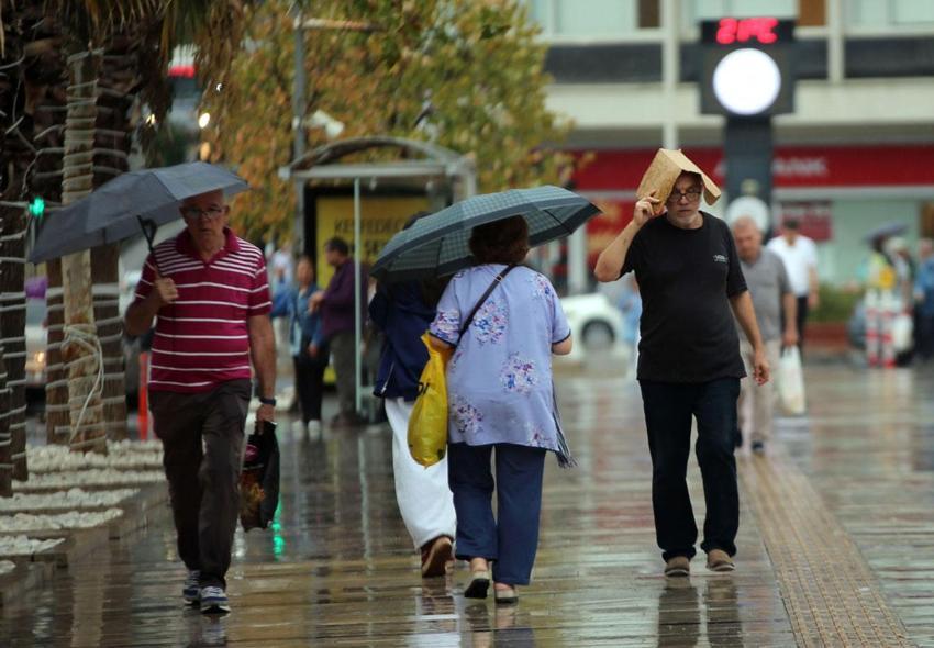Meteoroloji tarih vererek 34 ili uyardı! Kuvvetli ve gök gürültülü sağanak yağışlar etkili olacak sel ve su baskınlarına karşı dikkat