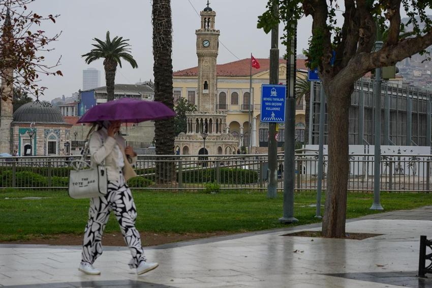 Meteoroloji tarih vererek 34 ili uyardı! Kuvvetli ve gök gürültülü sağanak yağışlar etkili olacak sel ve su baskınlarına karşı dikkat