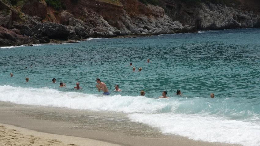 Alanya yaz havası sahillerde bayram yoğunluğu yaşattı