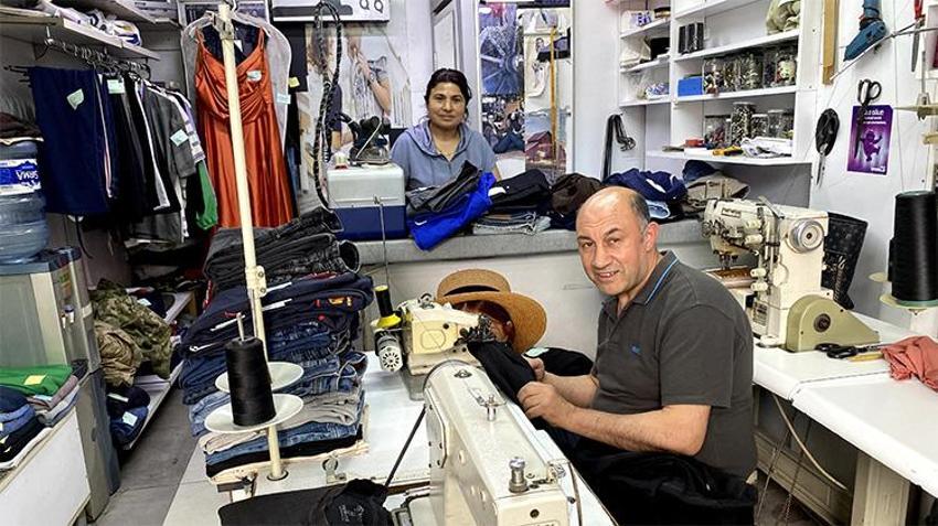 46 yıllık terzinin bayram mesaisi: Yetişemeyince eşi de yardıma koştu