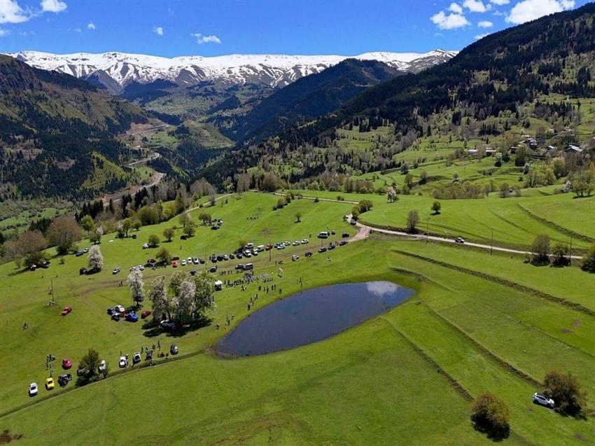 Sadece 2 ay ortaya çıkıyor: Artvin'de geçici doğa harikasına akın ediyorlar