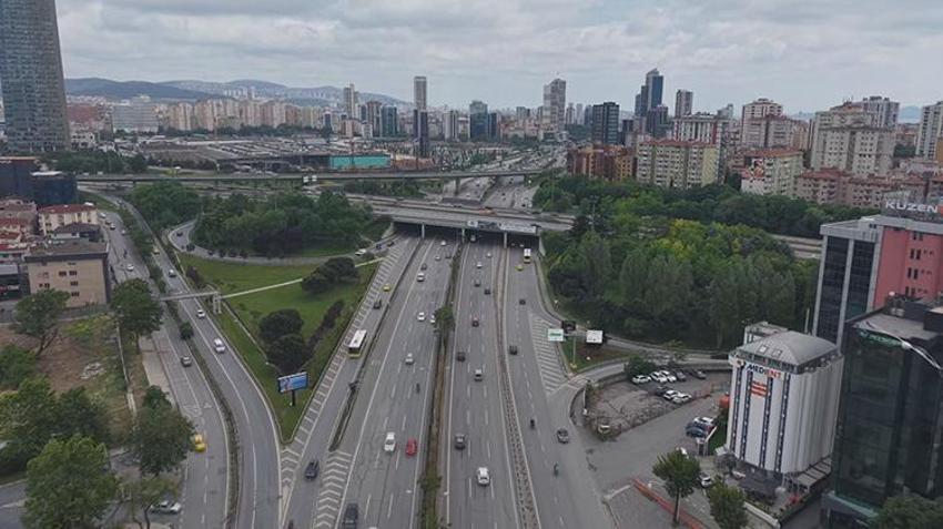 İstanbul'da yollar boş kaldı! Trafik yoğunluğu yüzde 27'ye kadar düştü