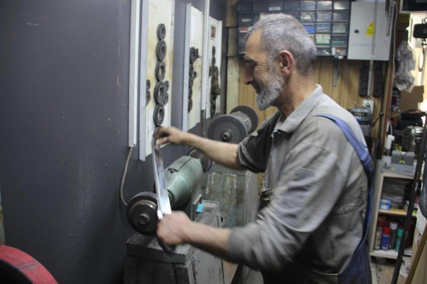 Erzurum’da Kurban mesaisi erken başladı! Çarklar gece gündüz dönüyor: 4 aşamalı testten geçmeden teslim edilmiyor
