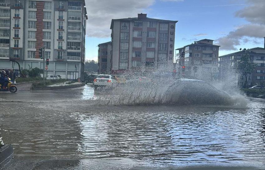 Bayramda hava nasıl olacak? Meteoroloji son raporla 32 ili uyardı Prof. Dr. Orhan Şen kritik bölgeleri tek tek açıkladı