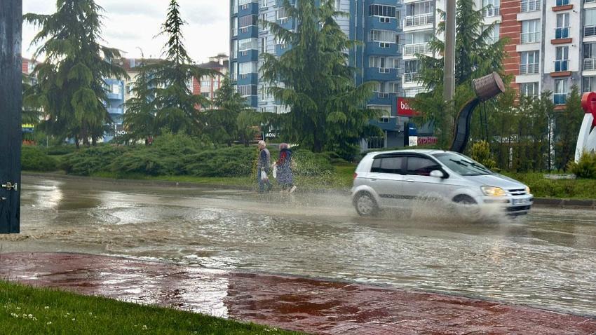 Bayramda hava nasıl olacak? Meteoroloji son raporla 32 ili uyardı Prof. Dr. Orhan Şen kritik bölgeleri tek tek açıkladı