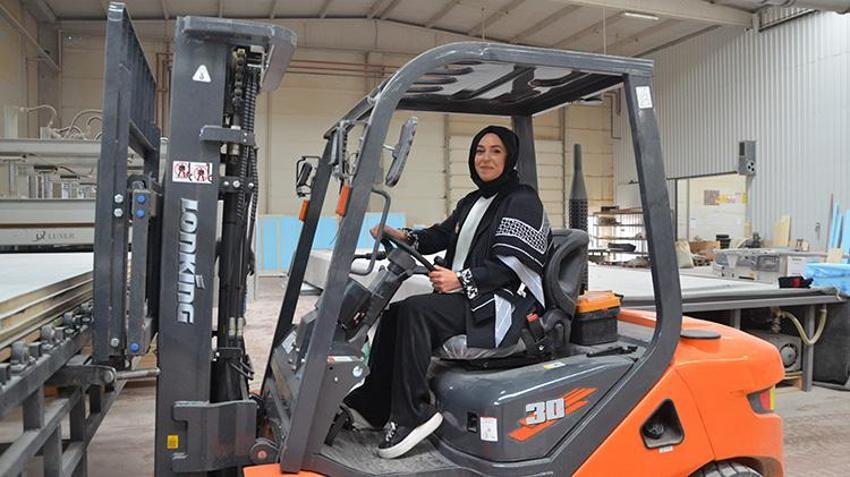 Erkek işi diyenlere aldırış etmedi devlet desteğiyle kendi işini kurdu! 5 bin metrekarelik fabrikada 5 ülkeye ihracat yapıyor