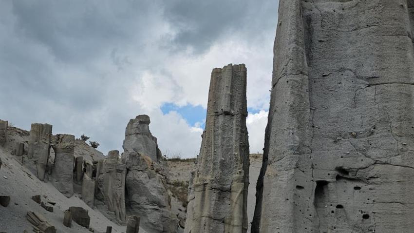 Bitlis'te inşaat için kum alınırken bulundu! Suların çekilmesiyle gün yüzüne çıktı: Ziyaretçi akınına uğruyor
