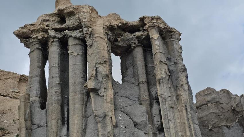 Bitlis'te inşaat için kum alınırken bulundu! Suların çekilmesiyle gün yüzüne çıktı: Ziyaretçi akınına uğruyor