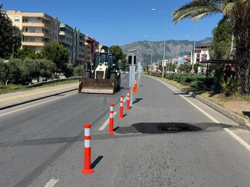 Mersin-Antalya karayolunda göçük oluştu! Yol trafiğe kapatıldı