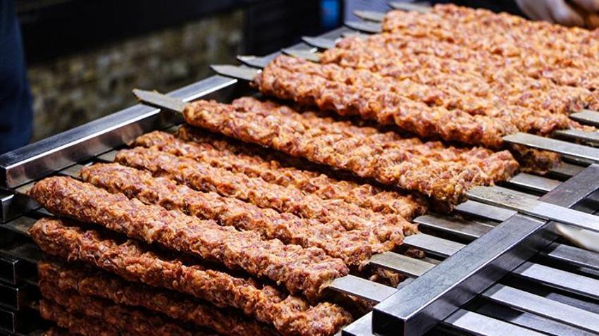 Herkes bakteriden korkuyor ama... Asıl tehlike etin içindeki bu canlılar! Bayramda hastanelik olmak istemiyorsanız dikkat!