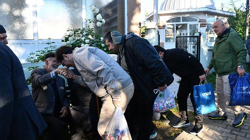 Bilecik'te 700 yıllık bayram geleneği! Nüfusu 15 katına çıktı! Gurbetçiler akın etti, köy meydanı doldu taştı: Şeker poşetini alan o halkaya koştu