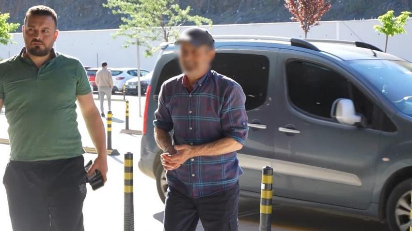 'Bu işin vakkosu benim' dedi kendini kesti! Acemi kasaplar yine hastanelik oldu