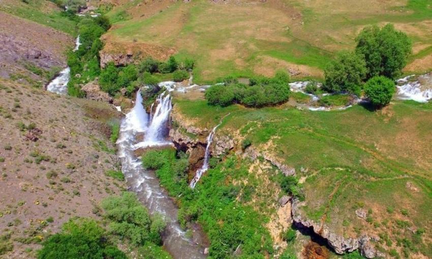 Erzican'da yeni keşfedildi: 2 bin metrede doğa keyfi yaşatıyor