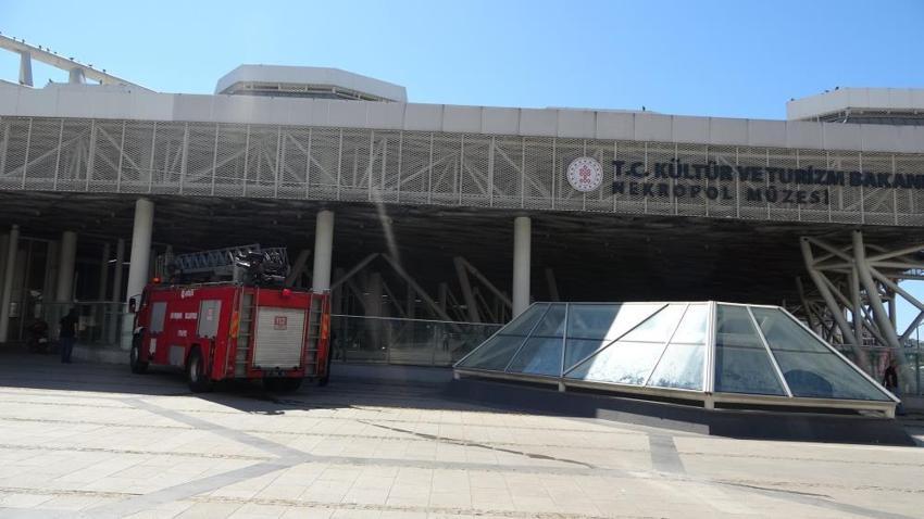 Antalya Nekropol Müzesi’nde güvercin seferberliği: Bakanlık harekete geçti: O ölüm tuzakları sökülüyor