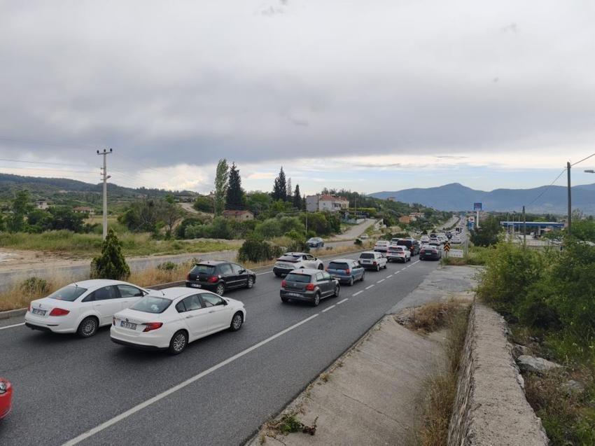 Muğla'da kuyruğun uzunluğu ölçüldü: Tatilciler akın edince ortaya çıktı