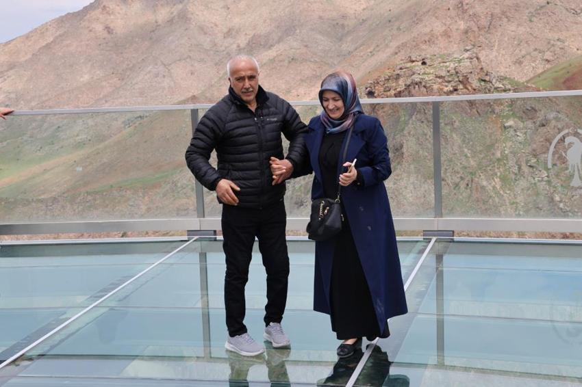 Sivas'ın köyünde 243 metre yüksekliğe açıldı! Adımını atanalar kabusu yaşıyor