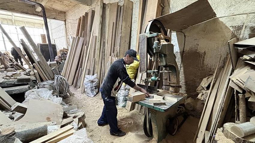 İşini bırakıp aile mirası mesleğe sahip çıktı! Babası ve amcasıyla üretip satıyor
