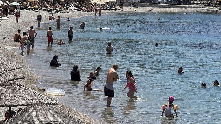 Bodrum'da Kurban Bayramı'nın 3’üncü gününde sahillerde yoğunluk devam ediyor