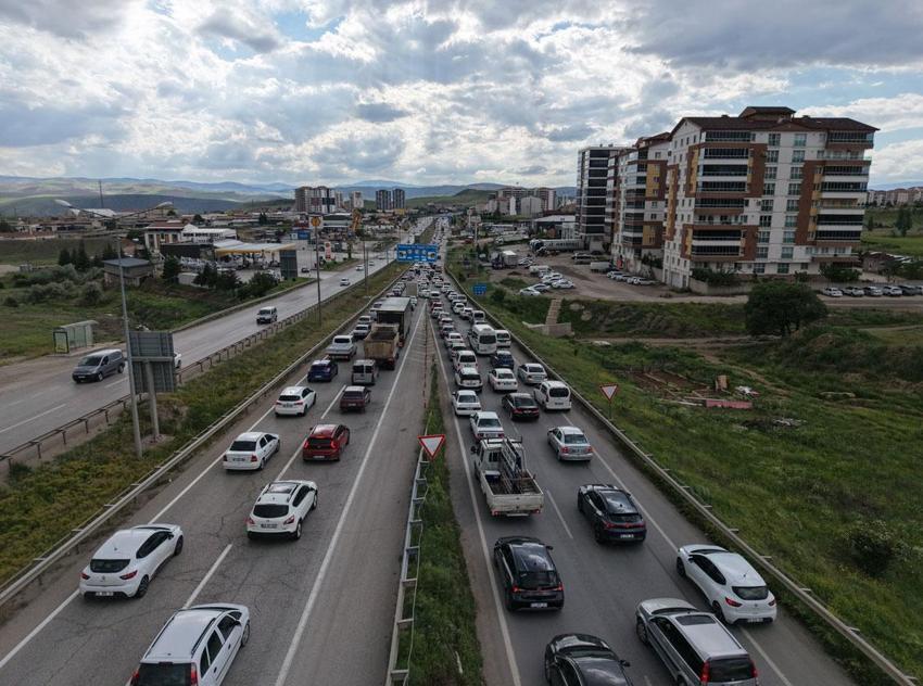 43 ilin bağlantı noktası kilitlendi: Tatilciler erken dönüşe geçti son durum havadan görüntülendi