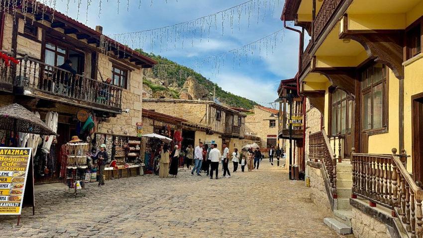 3 bin yıllık Frig Vadisi bu bayramda ziyaretçi akınına uğradı