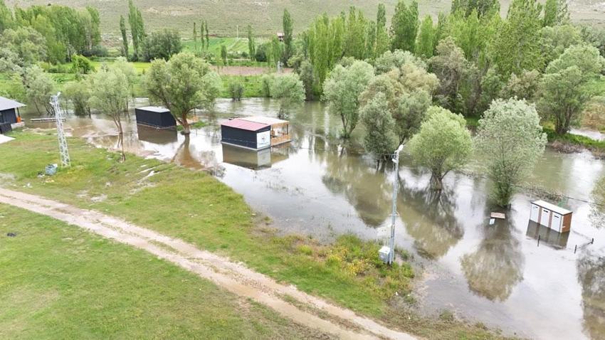 Tomarza’da Zamantı Irmağı’nda su seviyesi yükseldi kano sezonu açılamadı