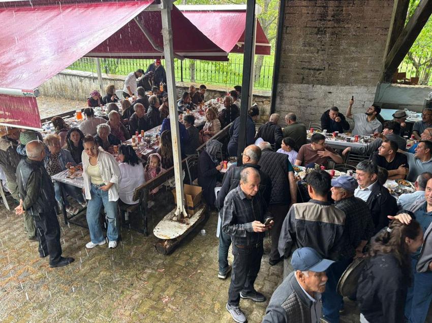 Eskişehir'de 500 yıllık bayram geleneği yaşatılmaya devam ediliyor: Küçük büyük demeden herkes bir araya geliyor