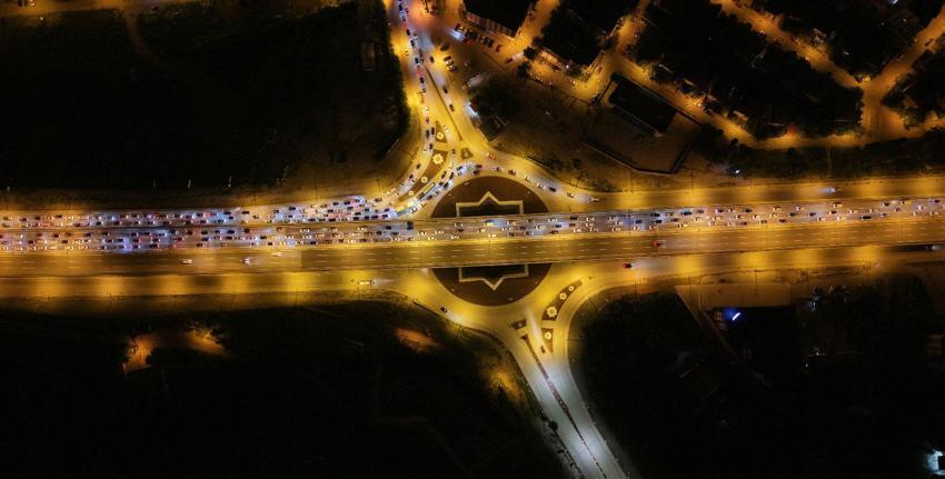 43 ilin bağlantı noktası 'kilit kavşak'ta kilometrelerce kuyruk oluştu