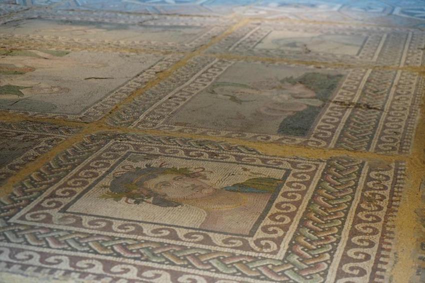Samsun'da Aşil ve Thetis’in yer aldığı Amisos Mozaiğine büyük ilgi