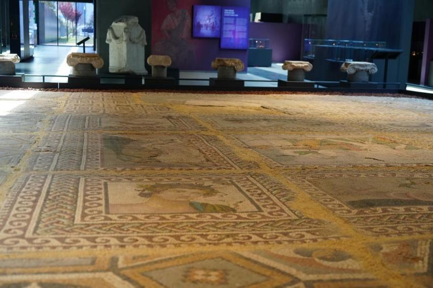 Samsun'da Aşil ve Thetis’in yer aldığı Amisos Mozaiğine büyük ilgi