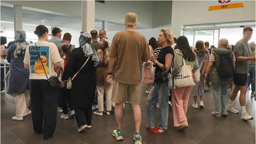 Bayramın son gününde de Adalar İskelesi yoğun: 'Bugünkü yolcu sayısı 12 bini buldu'