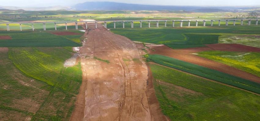 42 ili birbirine bağlayacak dev proje! Mersin-Adana-Osmaniye-Gaziantep Hızlı Tren Hattı’nda çalışmalar devam ediyor