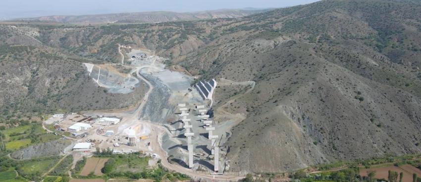 42 ili birbirine bağlayacak dev proje! Mersin-Adana-Osmaniye-Gaziantep Hızlı Tren Hattı’nda çalışmalar devam ediyor