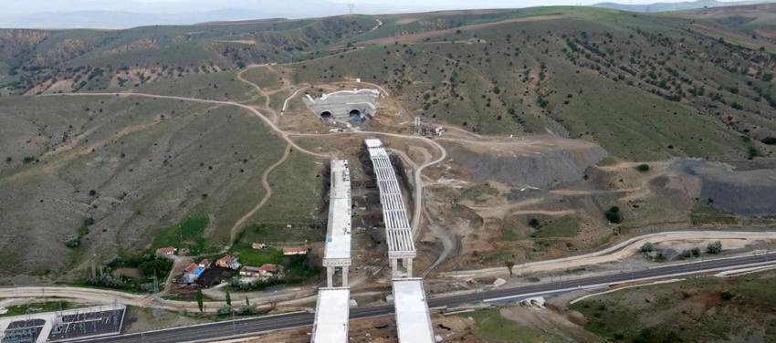 42 ili birbirine bağlayacak dev proje! Mersin-Adana-Osmaniye-Gaziantep Hızlı Tren Hattı’nda çalışmalar devam ediyor