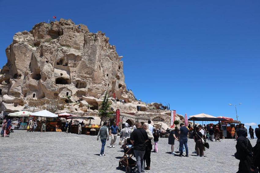 Türkiye’nin önemli turizm merkezlerinden Kapadokya'ya yerli turistler akın etti