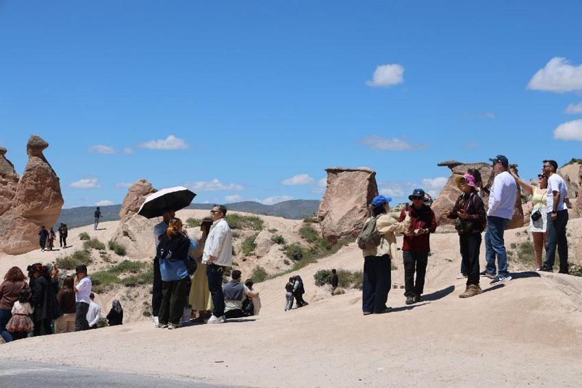 Türkiye’nin önemli turizm merkezlerinden Kapadokya'ya yerli turistler akın etti