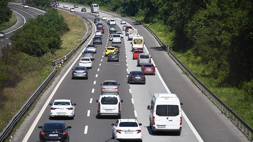 Tatilciler geri dönüyor: Anadolu Otoyolu'nda trafik yoğunluğu oluştu