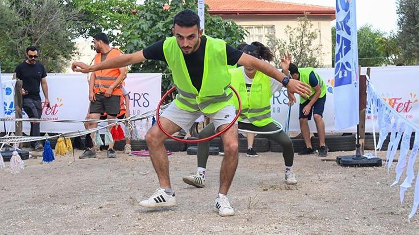 Antalya'da Köy Survivor'da 5 yıldızlı tatil için kıyasıya yarıştılar