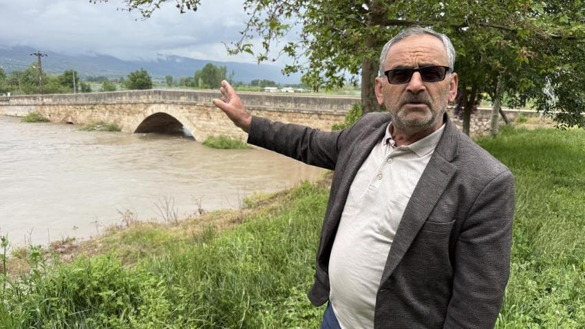 Tokat'ta üç gözü sular altında kaldı: 8 asırlık taş köprüde ilk kez oluyor