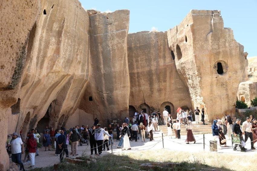 Mardin'de rekor bu yıl kırıldı: Turistler tek bir noktaya aktı