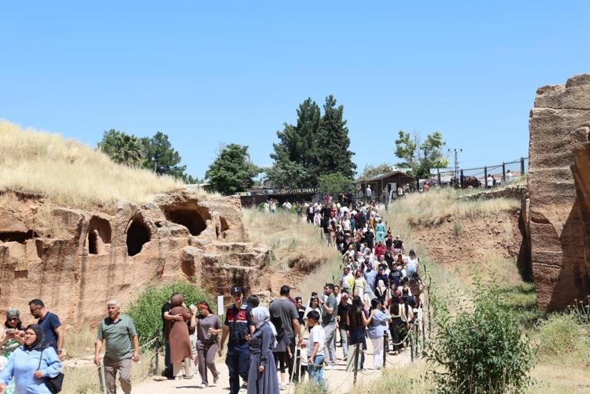 Mardin'de rekor bu yıl kırıldı: Turistler tek bir noktaya aktı