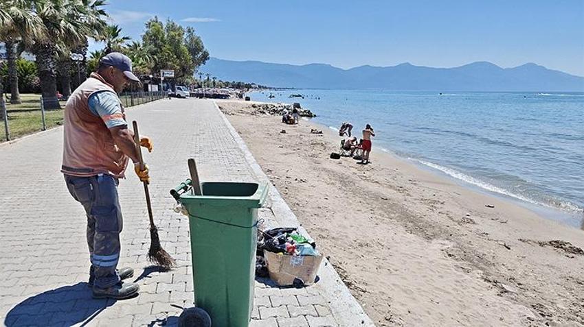 Tatilciler gitti çöpü kaldı! Ekipler harekete geçti, toplam 3 bin 67 ton toplandı