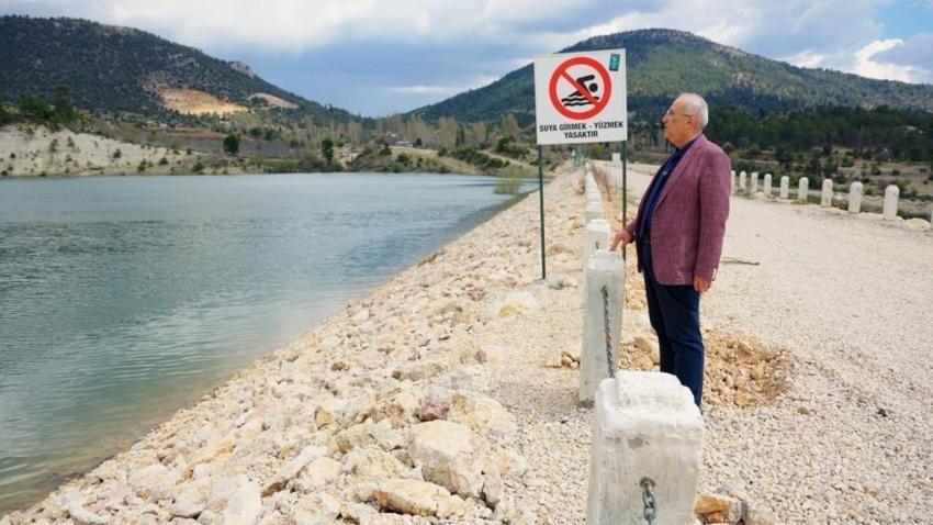 Denizli'de 300 dönüm alana katkı sağlıyor: Savaklardan taşmaya başladı